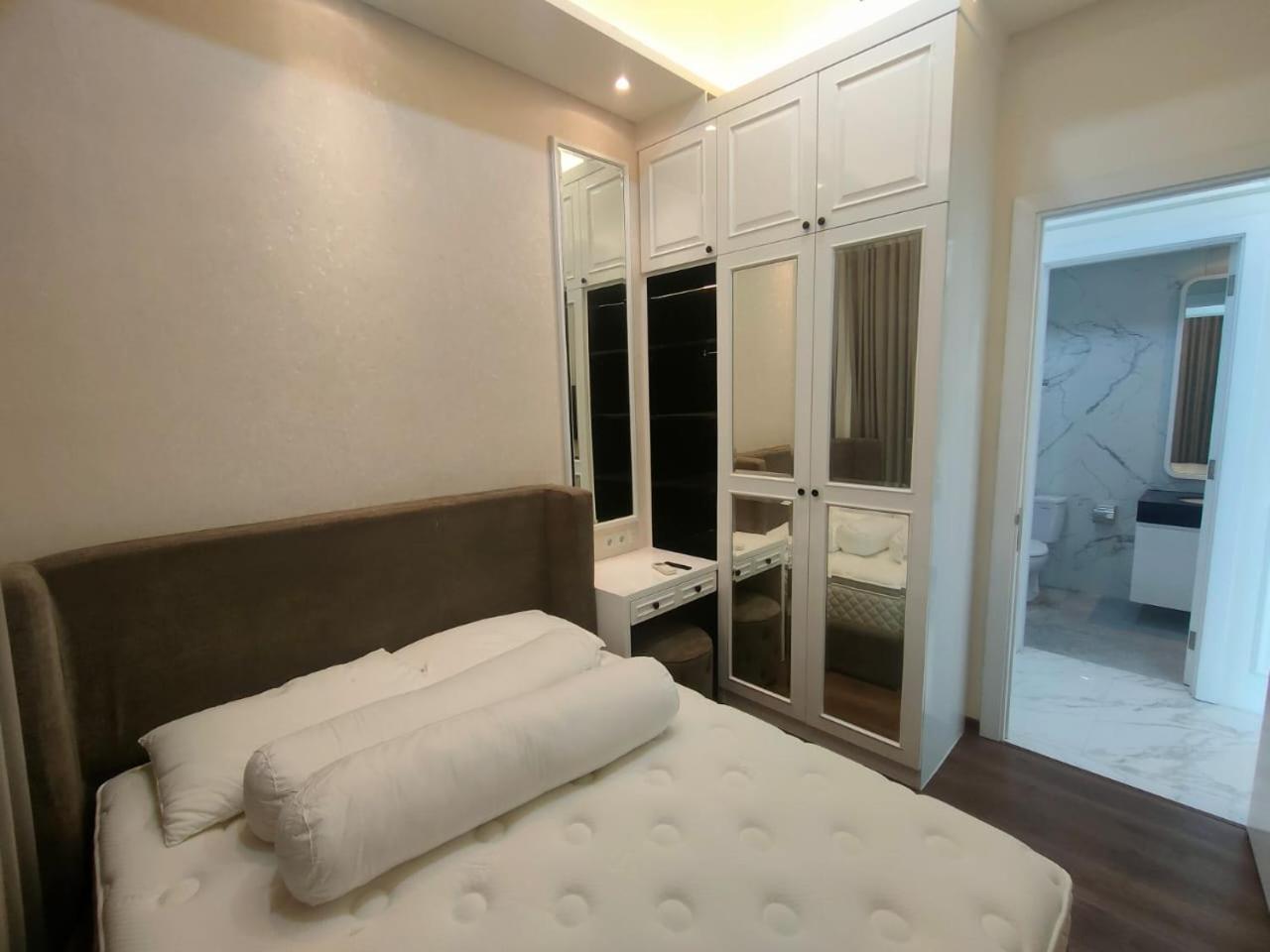 Super Penthouse Stmoritz Apartment, Lippomall Puri Indah Jakarta Bagian luar foto